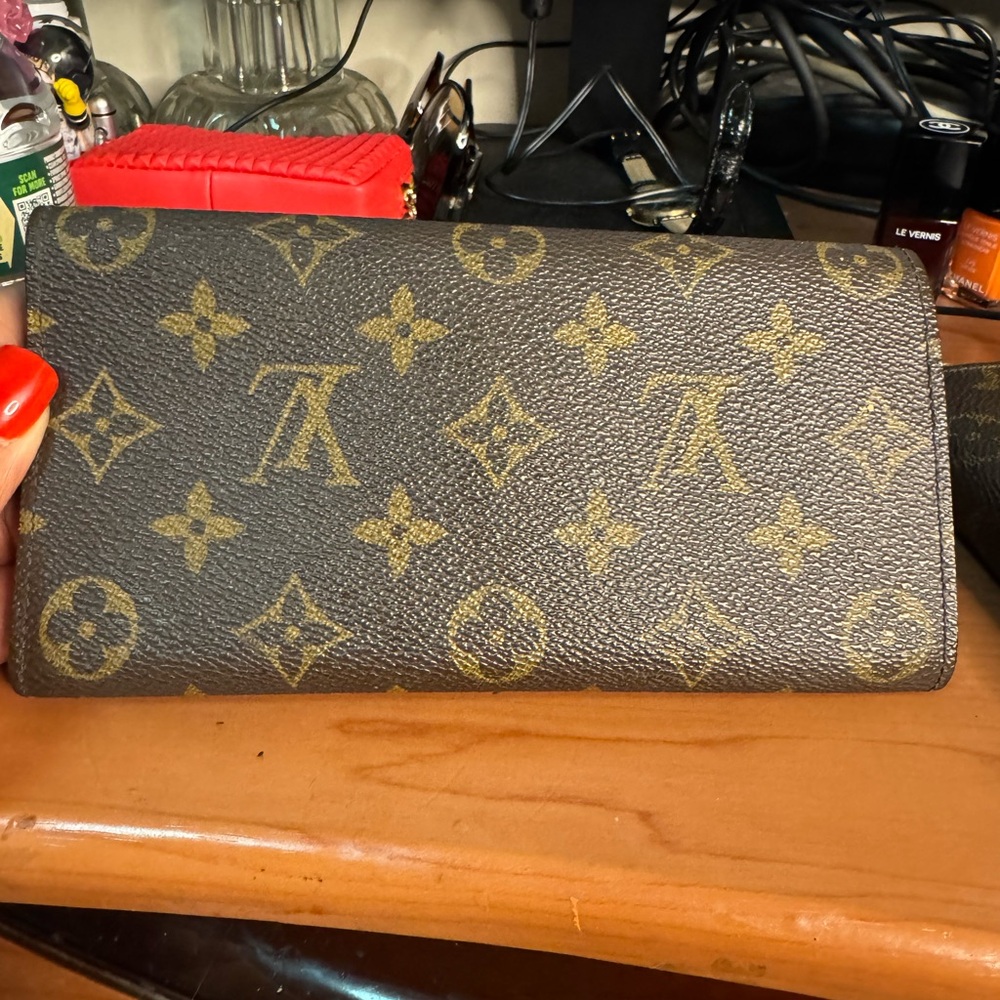 Louis Vuitton Black and Gold Monogram Wallet - Picture 3 of 11